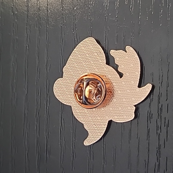 How to Train Your Dragon Toothless Inspired Enamel Pin - Picture 2 of 3